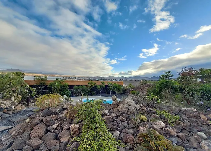 Private With Pool In Villa Lajares