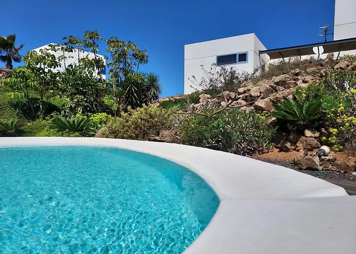 Private With Pool In Villa *