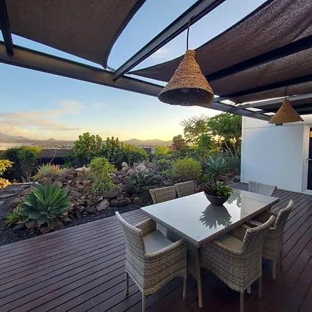 Villa Private With Pool In