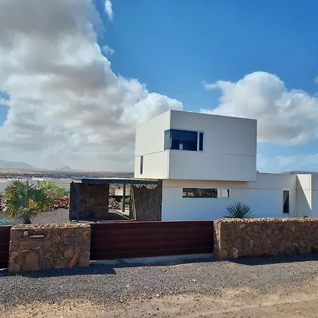 Private With Pool In Villa Lajares