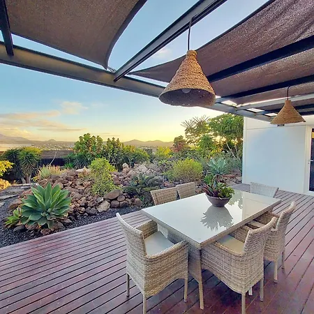 Private With Pool In Villa