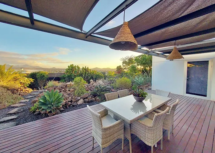 Private With Pool In Vila